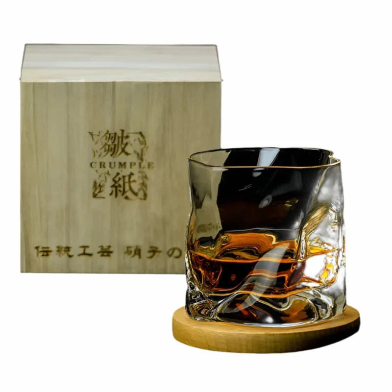 Whiskyglas im Edo-Kiriko-Stil – handgeschliffen mit einzigartigem Crumple-Design
