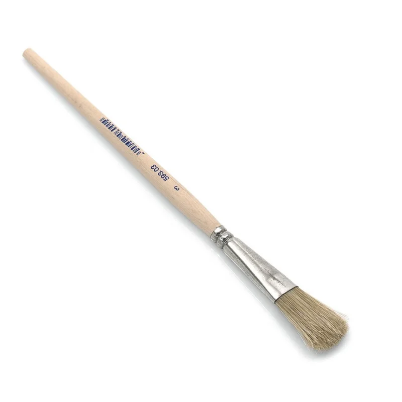 Der Nölle Profi Brush Emaillelackpinsel extra voll von Nölle Profi Brush Bürsten- & Pinseltechnik e.K. verfügt über Naturborsten, eine Metallzwinge, einen hellen Holzgriff mit blauem Aufdruck und eine leicht gefächerte Lackpinselspitze.