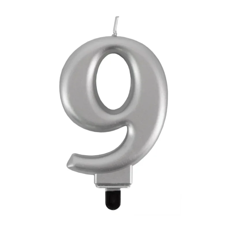9 Jaar Kaars Zilver Metellic 7cm van VDV Benefit koop je bij Partywinkel