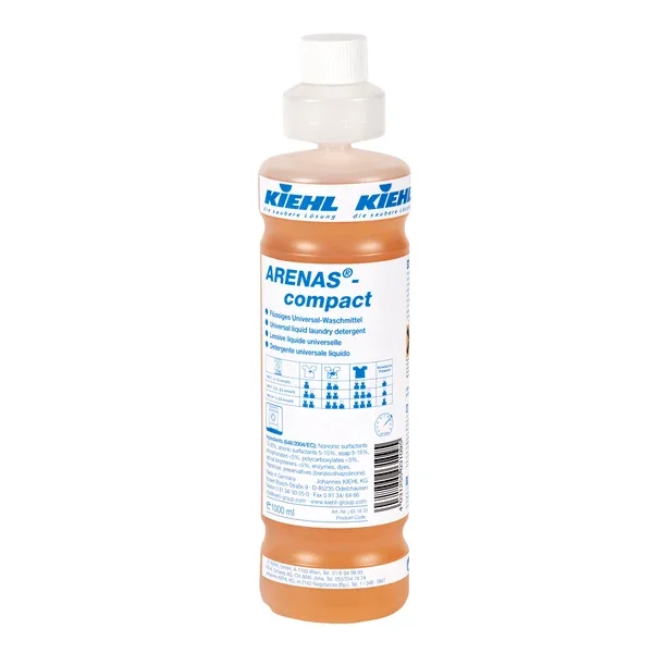 Eine 1-Liter-Flasche Kiehl ARENAS-compact Flüssiges Universal-Waschmittel der Johannes Kiehl KG mit weißem Verschluss und blau-weißem Etikett sorgt für eine effektive Fleckentfernung in allen Bereichen der Wäsche. Erhältlich in Kartons mit 6 Flaschen.