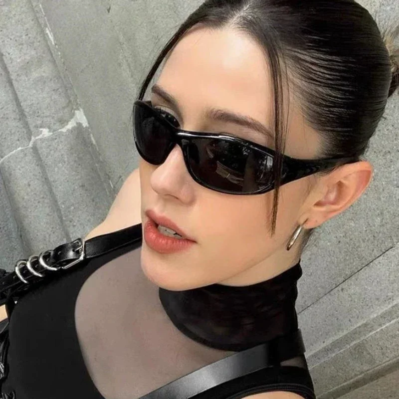 Damen sportliche Sonnenbrille mit polarisierenden Gläsern und ergonomischem Design Karnz