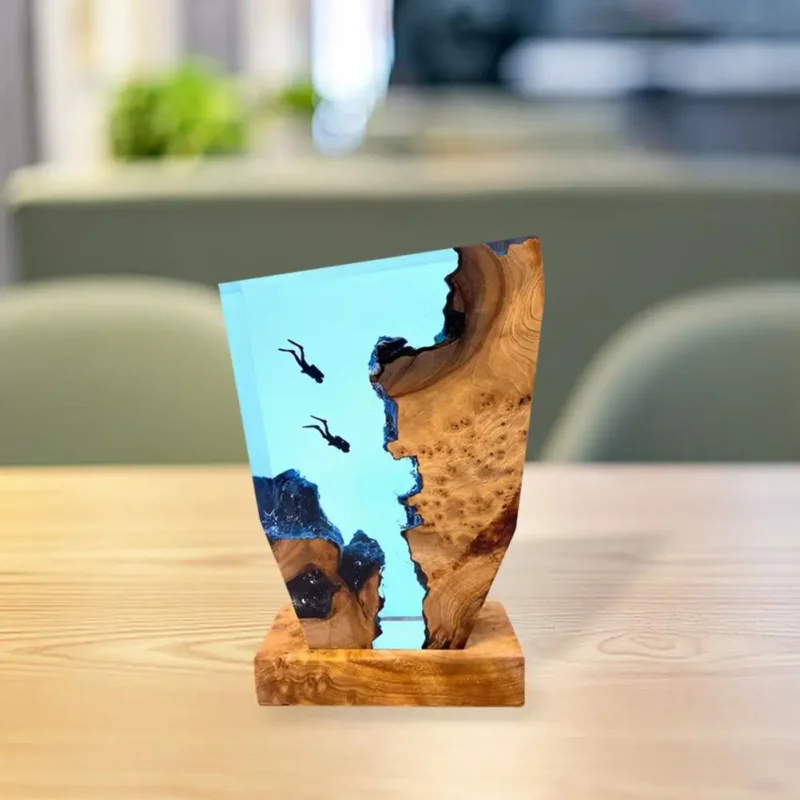 LED Ozean Taucher Tischlampe – Epoxidharz Holz Deko Lampe mit Karstlandschaft | Karnz